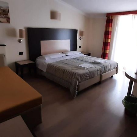 Dades Hotell Castelluccio dei Sauri Exteriör bild