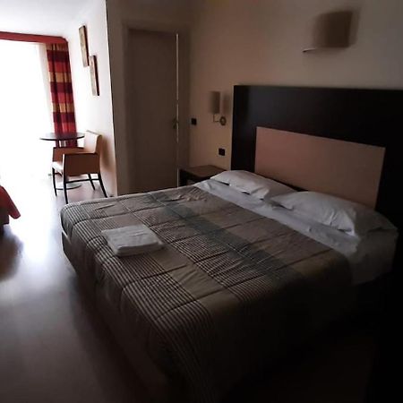 Dades Hotell Castelluccio dei Sauri Exteriör bild